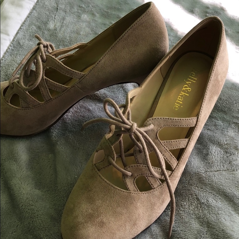 Kelly & Katie closed toe heels